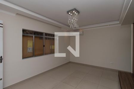 Sala de casa à venda com 2 quartos, 180m² em Parque Edu Chaves, São Paulo