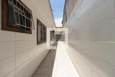 Casa à venda com 180m², 2 quartos e 3 vagasCorredor externo