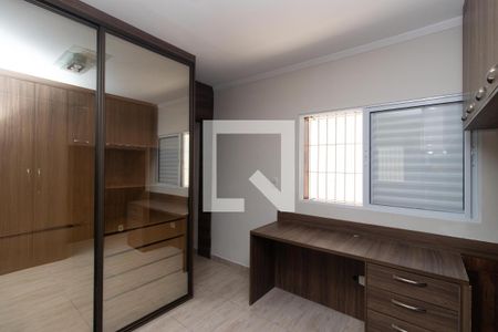 Closet da suíte de casa à venda com 2 quartos, 180m² em Parque Edu Chaves, São Paulo