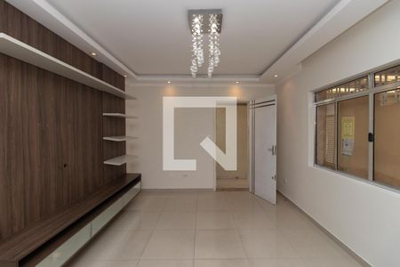 Sala de casa à venda com 2 quartos, 180m² em Parque Edu Chaves, São Paulo