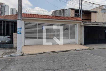 Casa à venda com 180m², 2 quartos e 3 vagasFachada