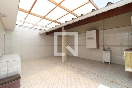 Casa à venda com 180m², 2 quartos e 3 vagasQuintal e Área de Serviço