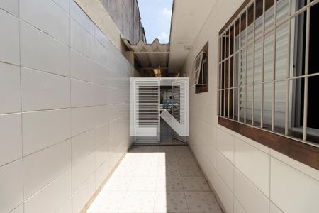 Casa à venda com 180m², 2 quartos e 3 vagasCorredor externo