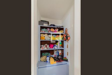 Casa à venda com 195m², 4 quartos e 3 vagasBanheiro 2