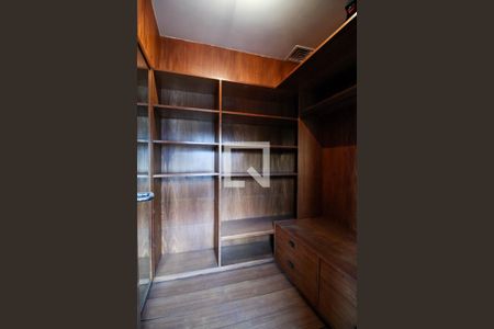 Casa à venda com 1541m², 6 quartos e 5 vagas