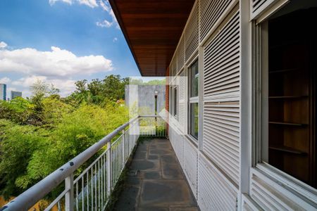 Casa à venda com 6 quartos, 1541m² em Vila Tramontano, São Paulo