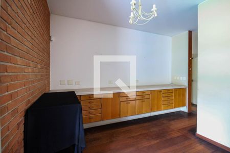 Casa à venda com 1541m², 6 quartos e 5 vagas