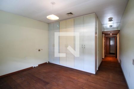 Casa à venda com 1541m², 6 quartos e 5 vagas