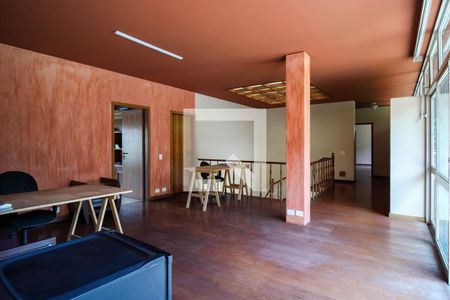 Casa à venda com 1541m², 6 quartos e 5 vagas