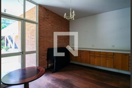 Casa à venda com 6 quartos, 1541m² em Vila Tramontano, São Paulo