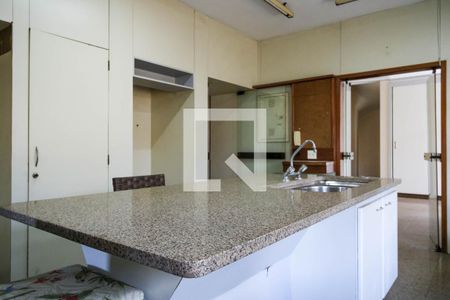 Casa à venda com 1541m², 6 quartos e 5 vagas
