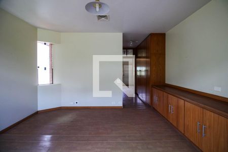 Casa à venda com 1541m², 6 quartos e 5 vagas