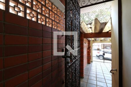 Casa para alugar com 176m², 3 quartos e 2 vagasCorredor externo