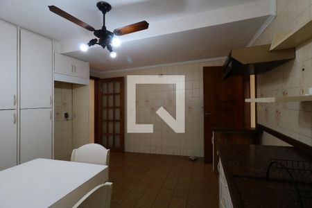 Casa para alugar com 176m², 3 quartos e 2 vagasCozinha