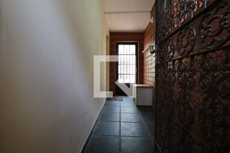 Corredor externo de casa para alugar com 3 quartos, 176m² em Campestre, Santo André