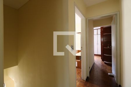 Casa para alugar com 176m², 3 quartos e 2 vagasCorredor piso superior