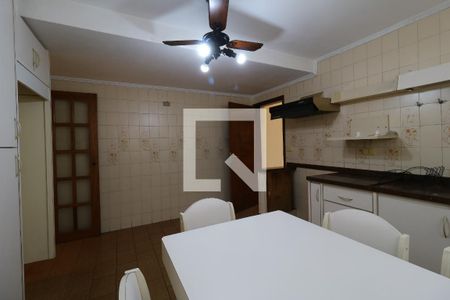 Casa para alugar com 176m², 3 quartos e 2 vagasCozinha