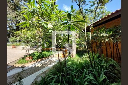 Casa à venda com 402m², 5 quartos e 4 vagasVista - Quarto 1