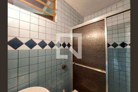 Casa à venda com 402m², 5 quartos e 4 vagasBanheiro no Quarto de Serviço