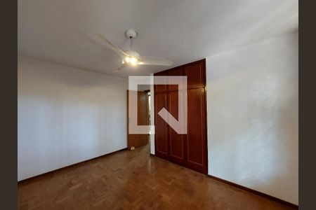 Casa à venda com 402m², 5 quartos e 4 vagasQuarto 3