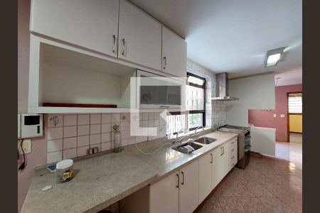 Casa à venda com 402m², 5 quartos e 4 vagasCozinha