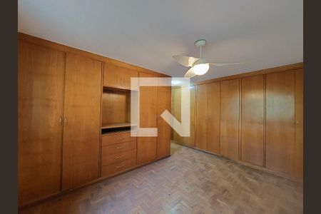 Casa à venda com 402m², 5 quartos e 4 vagasQuarto 5