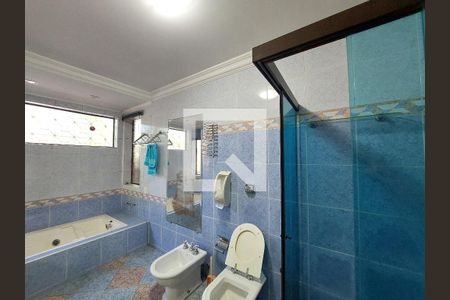 Casa à venda com 402m², 5 quartos e 4 vagasBanheiro 2