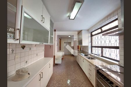 Casa à venda com 402m², 5 quartos e 4 vagasCozinha