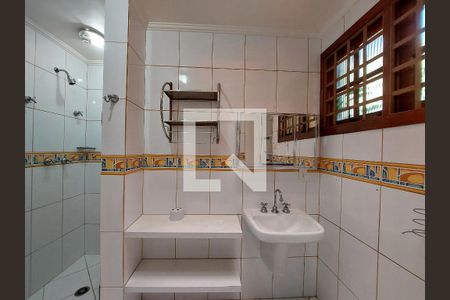 Casa à venda com 402m², 5 quartos e 4 vagasBanheiro 1