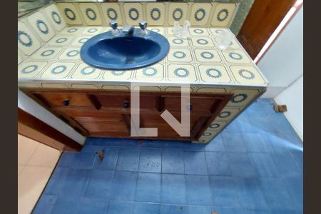 Casa à venda com 402m², 5 quartos e 4 vagasBanheiro da Edícula