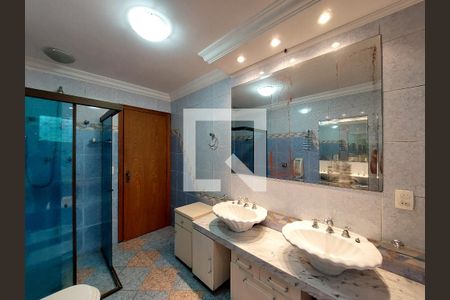 Casa à venda com 402m², 5 quartos e 4 vagasBanheiro 2