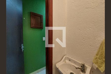 Casa à venda com 402m², 5 quartos e 4 vagasBanheiro na Área de Serviço