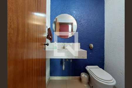 Casa à venda com 402m², 5 quartos e 4 vagasLavabo