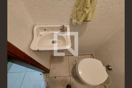 Casa à venda com 402m², 5 quartos e 4 vagasBanheiro na Área de Serviço