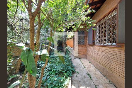 Casa à venda com 402m², 5 quartos e 4 vagasQuintal