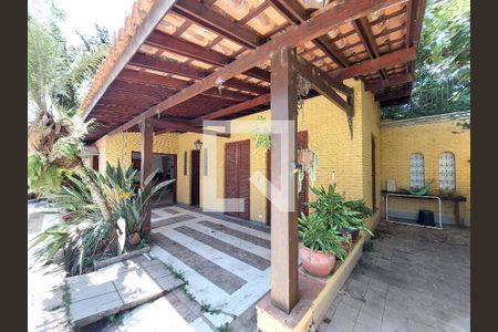 Casa à venda com 402m², 5 quartos e 4 vagasQuintal