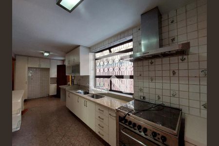 Casa à venda com 402m², 5 quartos e 4 vagasCozinha