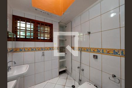 Casa à venda com 402m², 5 quartos e 4 vagasBanheiro 1