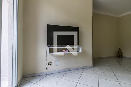 Sala de TV de apartamento para alugar com 2 quartos, 49m² em Vila Caldas, Carapicuíba