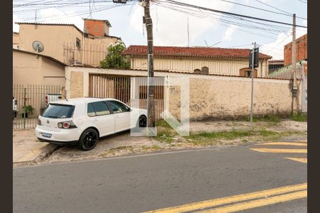 Casa à venda com 250m², 3 quartos e 3 vagasFachada