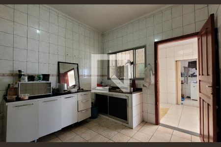 Casa à venda com 70m², 3 quartos e sem vaga Casa à venda com 70m², 3 quartos e sem vagaCozinha