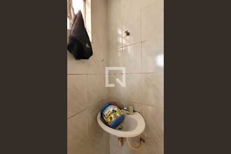 Casa à venda com 70m², 3 quartos e sem vaga Casa à venda com 70m², 3 quartos e sem vagaBanheiro de Serviço