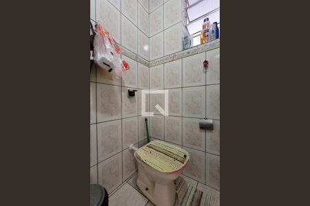 Casa à venda com 70m², 3 quartos e sem vaga Casa à venda com 70m², 3 quartos e sem vagaBanheiro