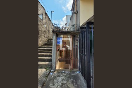 Casa à venda com 70m², 3 quartos e sem vaga Casa à venda com 70m², 3 quartos e sem vagaFachada