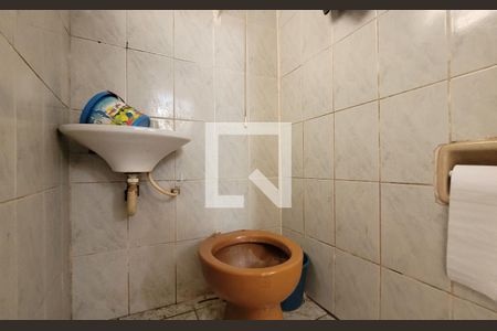 Casa à venda com 70m², 3 quartos e sem vaga Casa à venda com 70m², 3 quartos e sem vagaBanheiro de Serviço