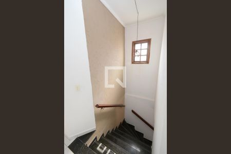 Casa à venda com 125m², 3 quartos e 2 vagasEscada