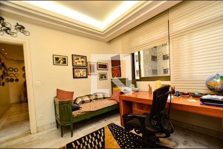 Apartamento à venda com 239m², 4 quartos e 3 vagas Apartamento à venda com 239m², 4 quartos e 3 vagasEscritório