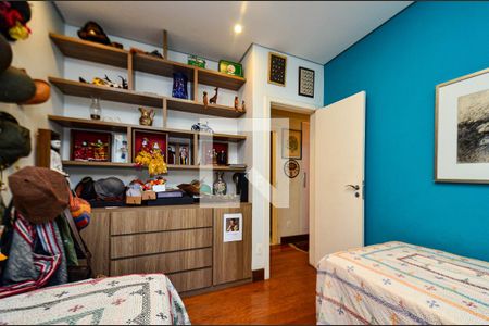 Apartamento à venda com 239m², 4 quartos e 3 vagas Apartamento à venda com 239m², 4 quartos e 3 vagasQuarto 1