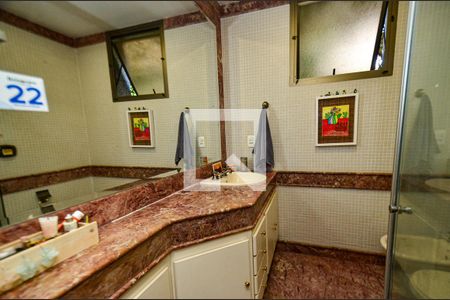 Apartamento à venda com 239m², 4 quartos e 3 vagas Apartamento à venda com 239m², 4 quartos e 3 vagasBanheiro Quarto 3