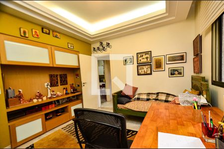 Apartamento à venda com 239m², 4 quartos e 3 vagas Apartamento à venda com 239m², 4 quartos e 3 vagasEscritório